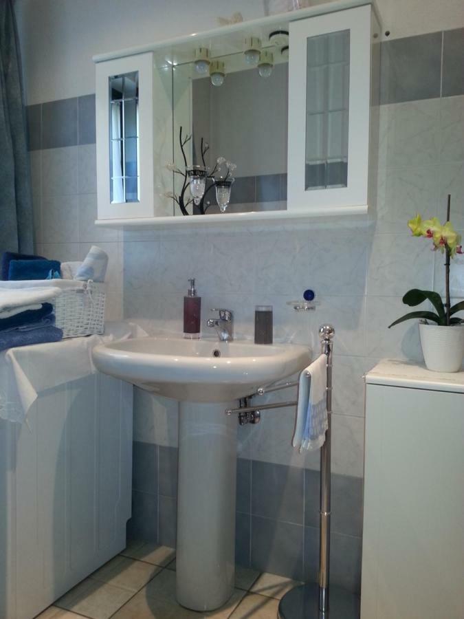 Le Joli Rosier Bed and Breakfast Nus Buitenkant foto